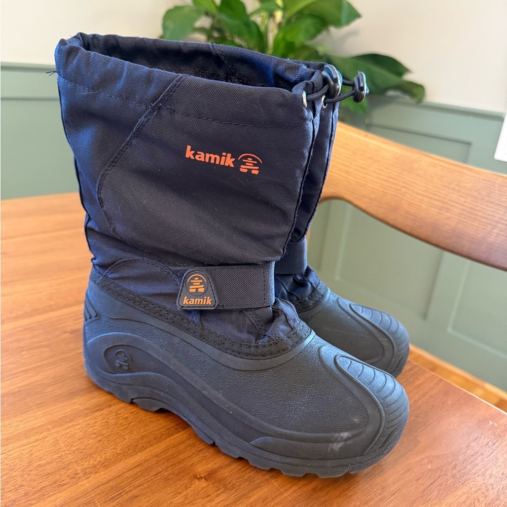 Kamik snow boots big boy size 4